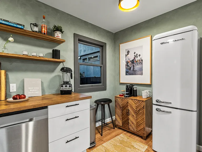 225 Carroll Canal — Photo 12