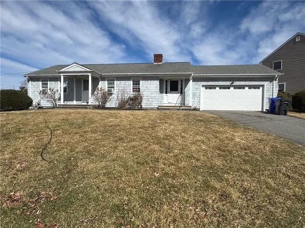 32 Maxfield Ave, East Providence, RI 02914