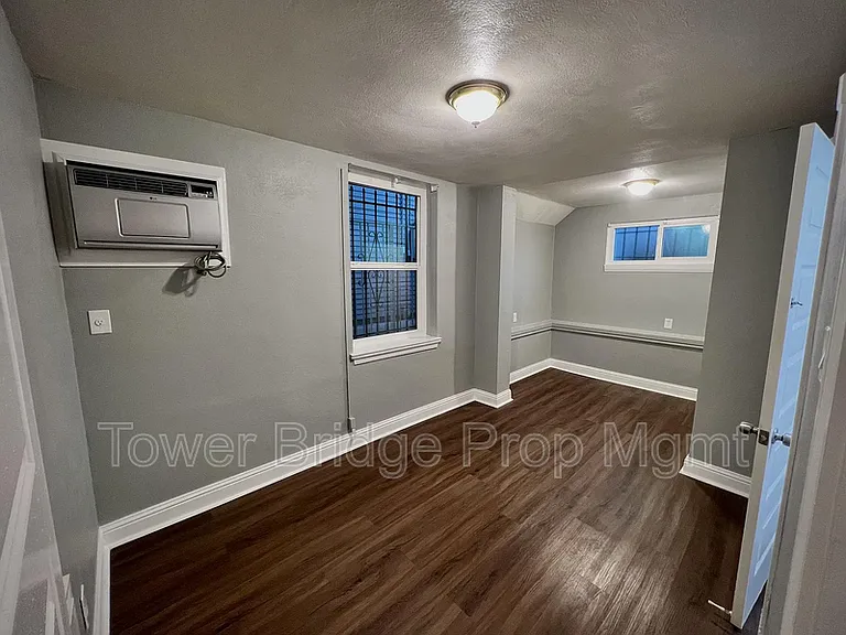 716 14th St #B — Photo 4