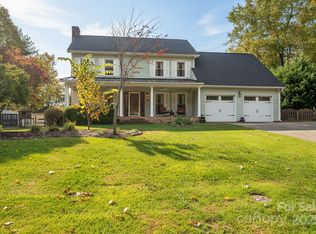 1309 Hunters Crossing Ln, Gastonia, NC 28054