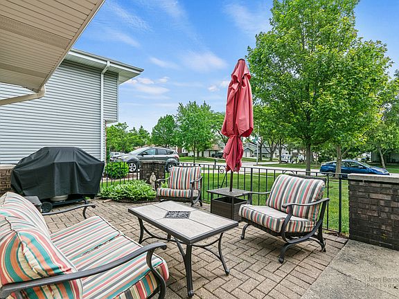 2nd image of 150 Cambridge Ln