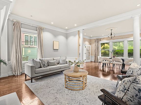 4th image of 14 Wellington St APT 1