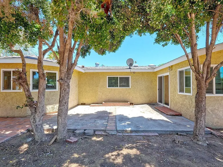 1921 Felicita Rd — Photo 24
