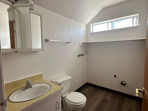 5th image of 2255 Helen Ave #D