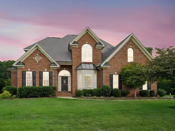 2228 Belvinwood Dr, Fuquay Varina, NC 27526