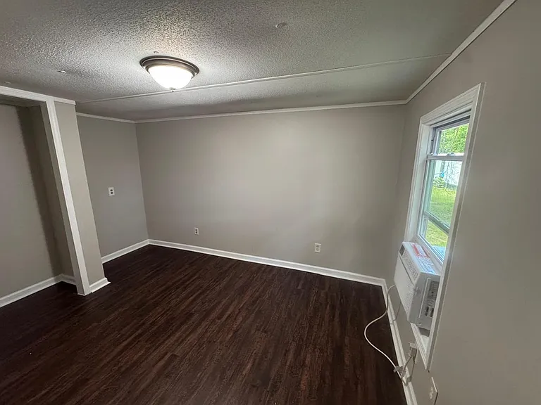 211 W Little Indian Trl NE — Photo 5