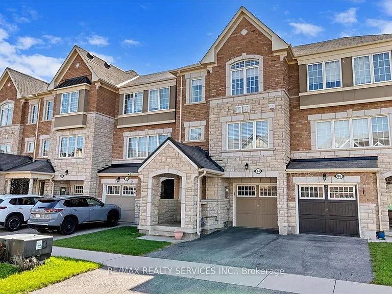 84 Bannister Cres — Photo 2