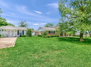 1103 Chestnut St, Honey Grove, TX 75446