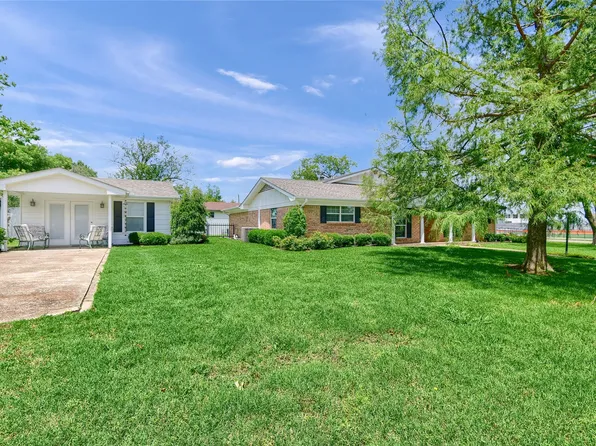 1103 Chestnut St, Honey Grove, TX 75446