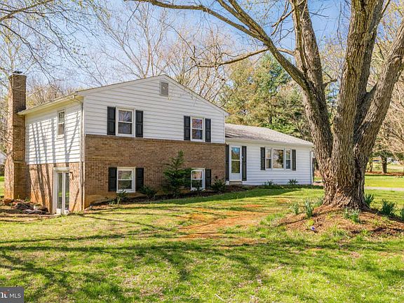 4th image of 7094 Lakeview Dr