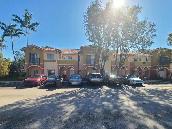 102 S Santa Catalina Circle, North Lauderdale, FL 33068