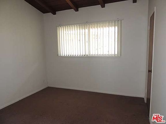 4th image of 2474 Barry Ave