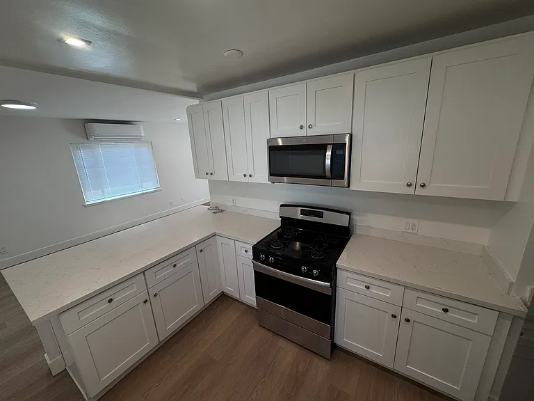 7222 Allott Ave — Photo 9
