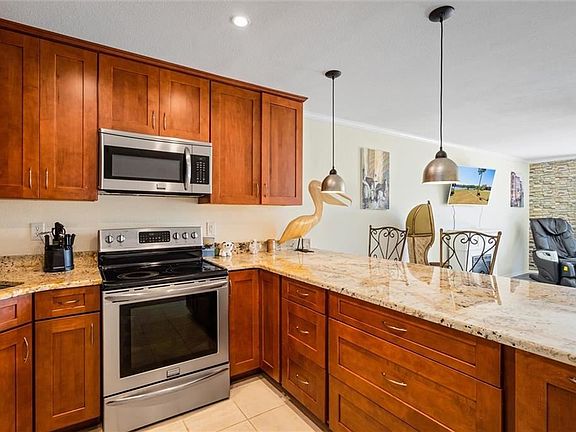 5th image of 209 Riverbend Dr #209