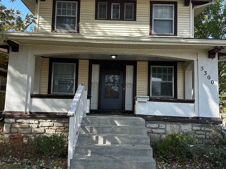 5300 Harrison St — Photo 3