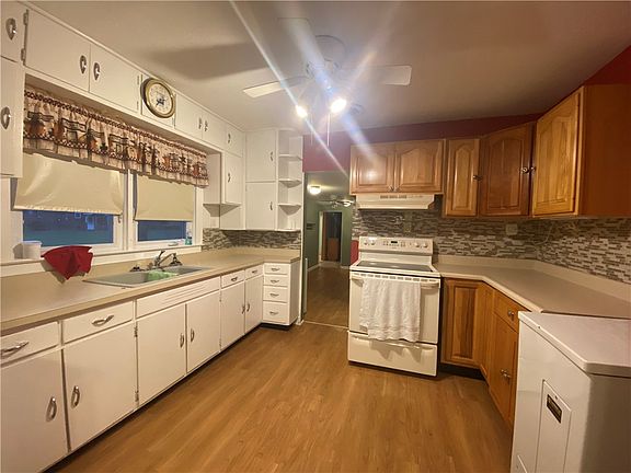 4th image of 1809 Essex Ave