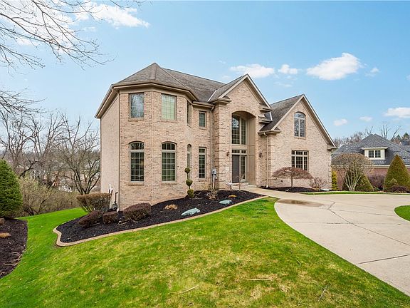 3rd image of 7031 Pinehurst Dr