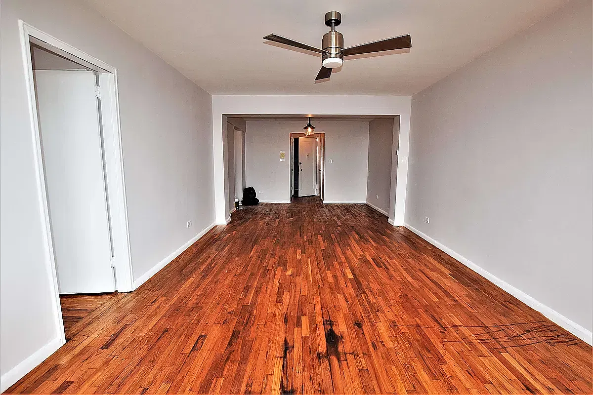 1310 Avenue R — Photo 3