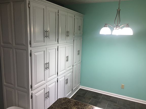 4th image of 104 New Walnut St