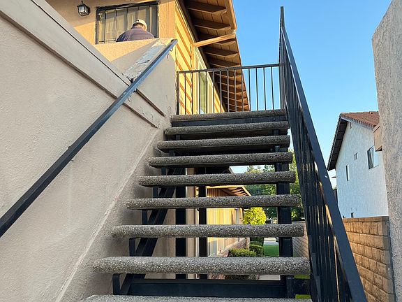 2nd image of 809 W Glentana St APT 4