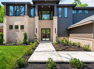 3201 Lockridge Cir, Dallas, TX 75233