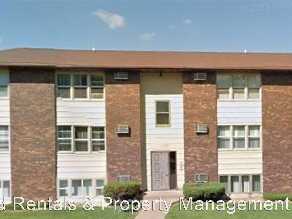 1st image of 1136 5th St E APT 18