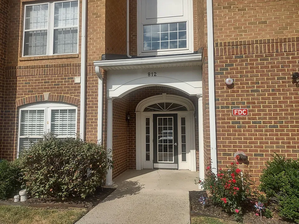 812 Long Dr #F