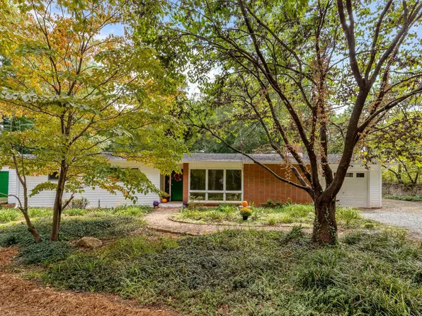 11254 Rockfish Valley Hwy, Afton, VA 22920