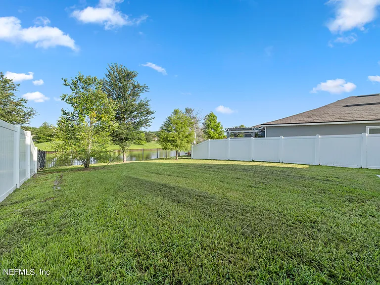 8279 Meadow Walk Ln — Photo 31