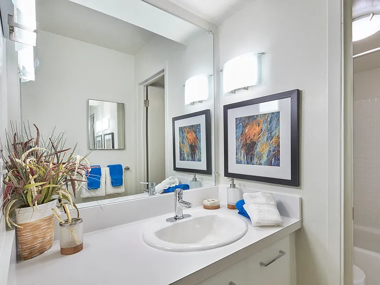 Kensington Manor Apartments — Photo 18