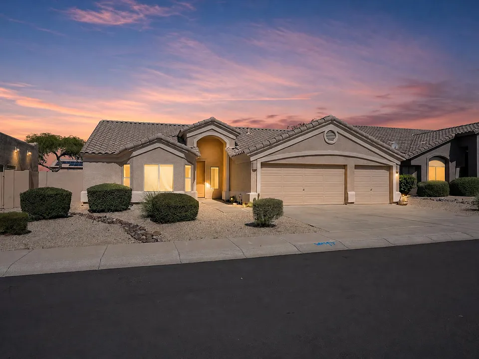 4914 E Duane Ln