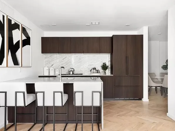 805 Washington Avenue 3D image 2 of 17