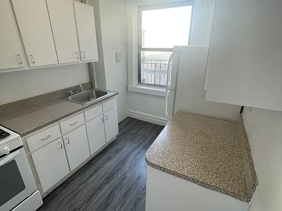 5th image of 35-25 95th St #D9