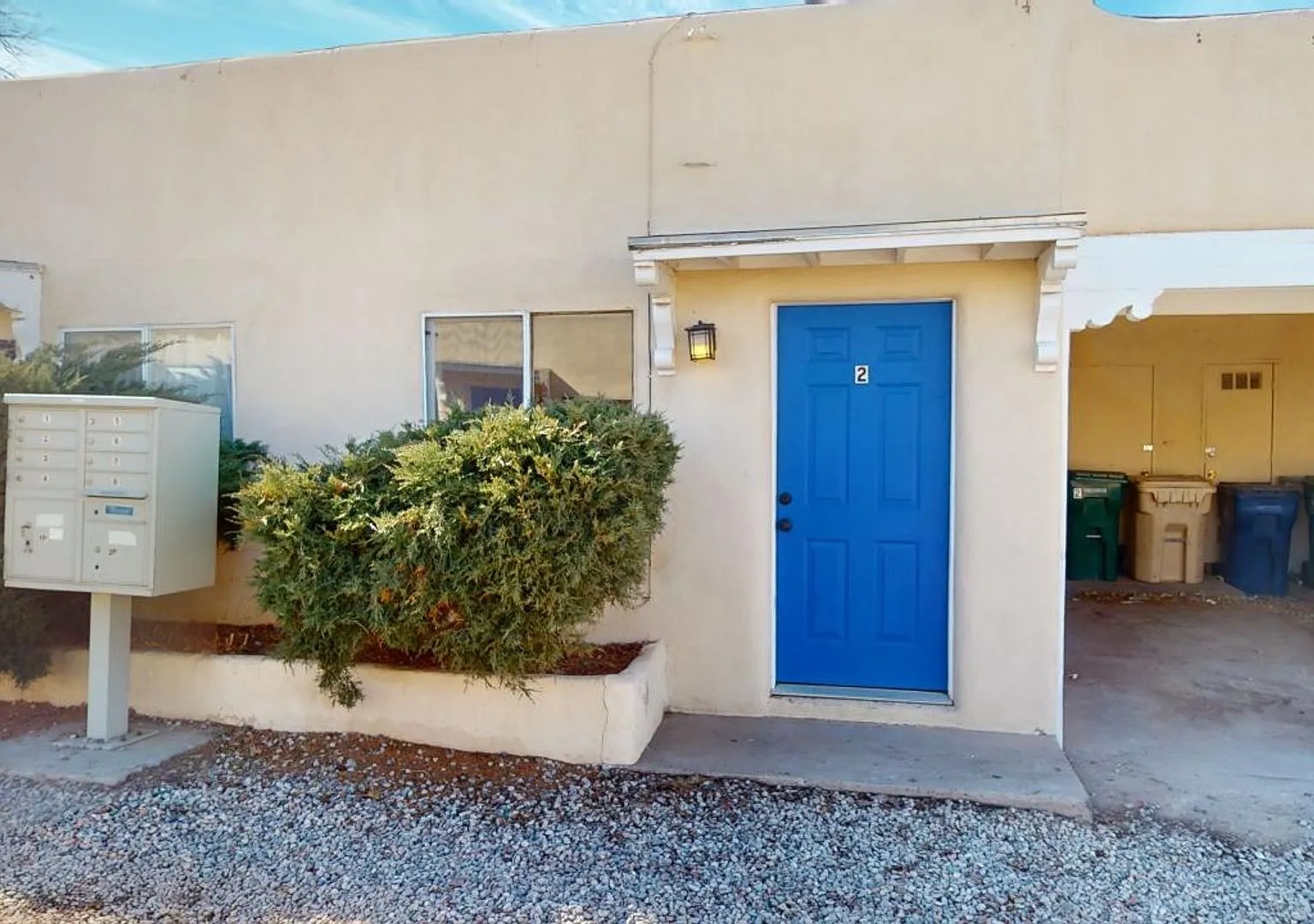 Centrally located 1BR apartment. Utilities included. — Photo 1