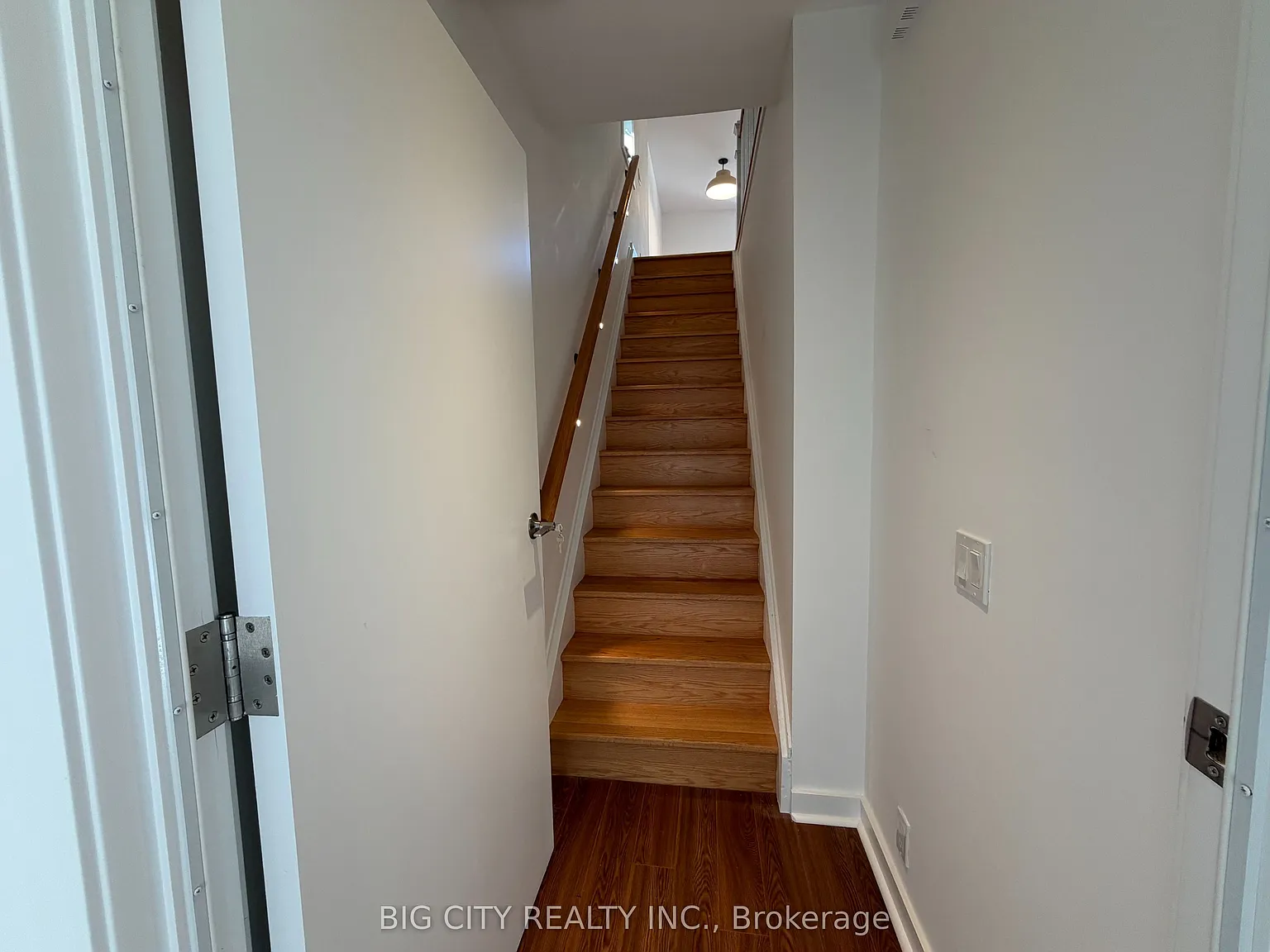 2 bed, $2,000 — Photo 2