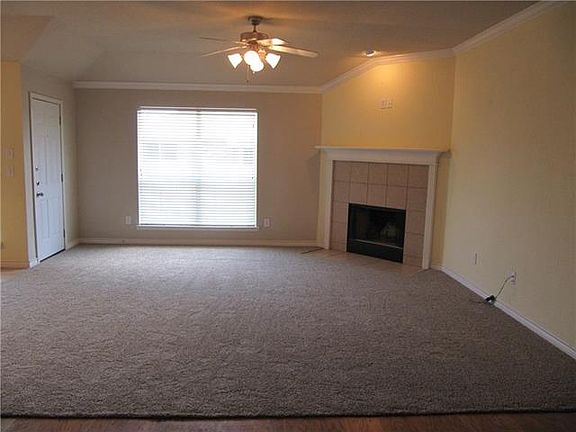 5th image of 332 Willow Vista Dr