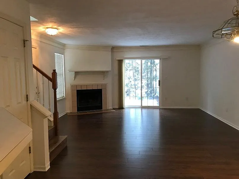 Huge living room with fireplace - 4950 Potomac Square Way #3