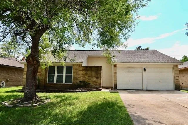 3 bed, 2.0 bath, 1491 sqft, $2,000 — Photo 1