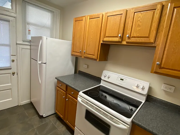 3426 W Grace St #9 — Photo 30