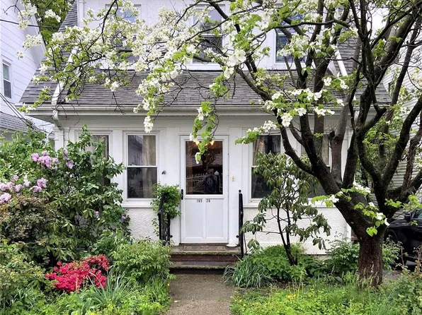 165-26 Chapin Court, Jamaica Hills, NY 11432