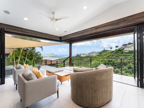 1129 Kamookoa Pl, Honolulu, HI 96825