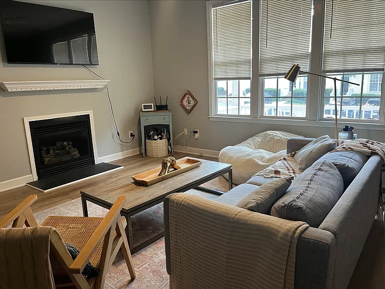 Long Pine Ln — Photo 6