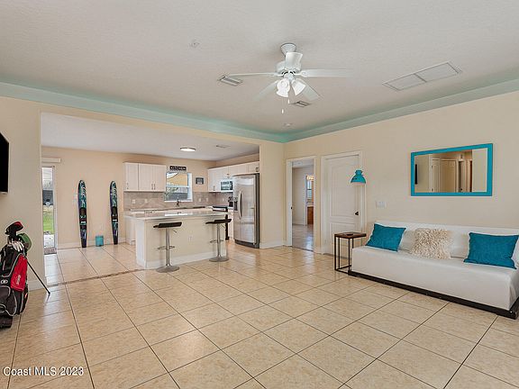 4th image of 4290 Polaris Ave