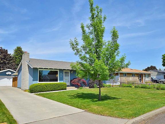 2nd image of 2711 E 39th Ave