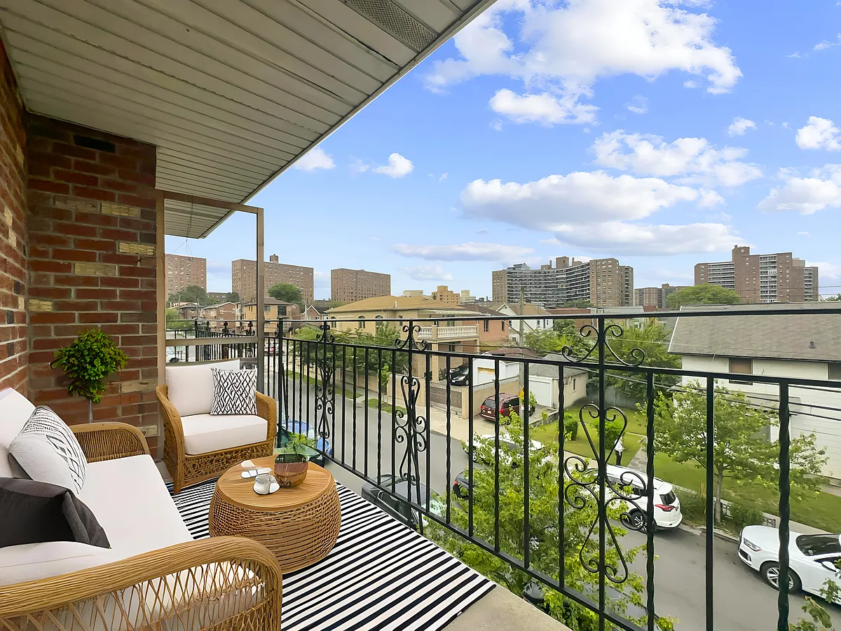 Building Photo - 62-29 102nd St #3E