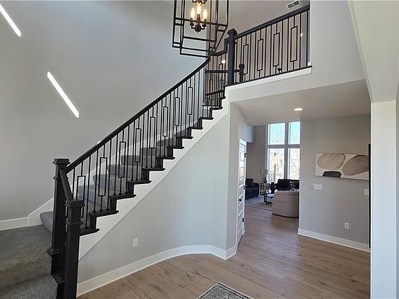 4th image of 18421 Caenen St