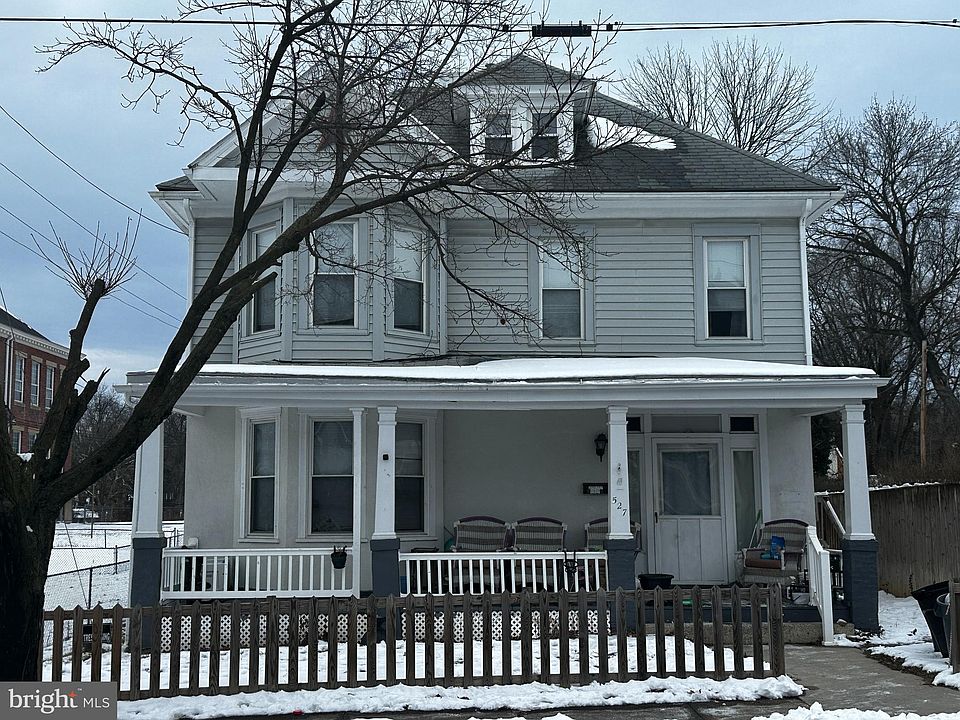 2nd image of 527 Summit Ave