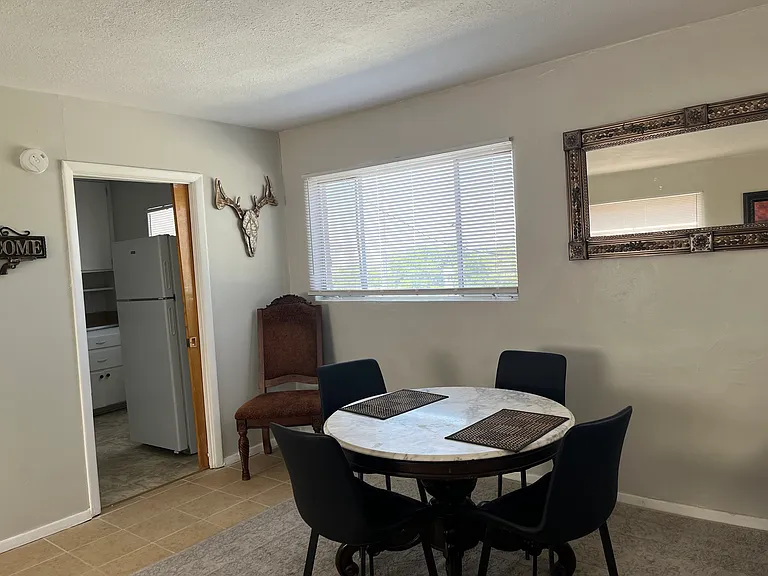 large and Updated 776 SF 1 Bedroom just 4 Blocks From UNM — Photo 5