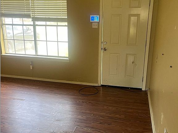 2nd image of 803 Sinbad St
