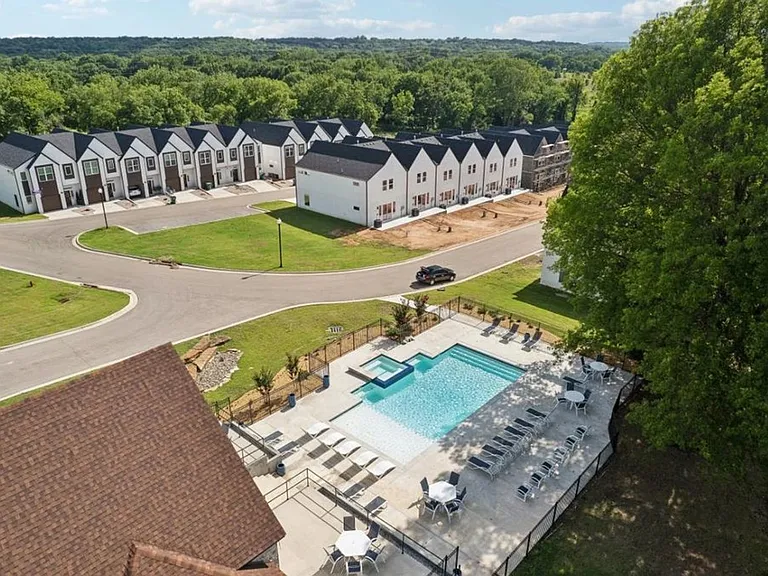 Oak Hill Townhomes: Now Offering First Month FREE! — Photo 58